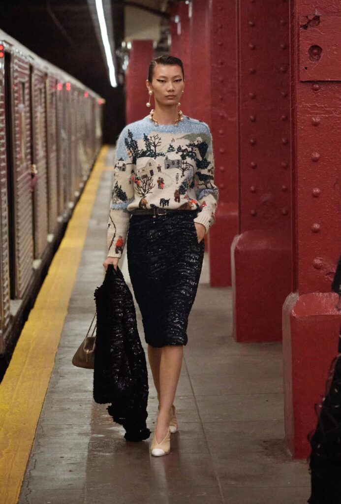 Chanel-Chanel Métiers d’Art 2026 collection runway look